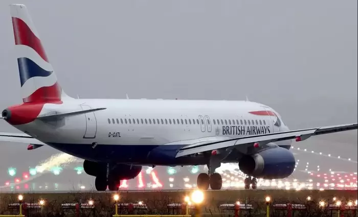 Άνοιξε το Gatwick - Σταδιακά επανέρχεται η λειτουργία