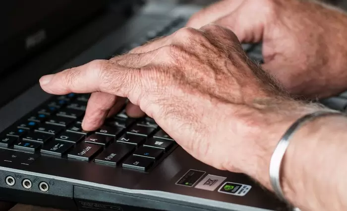 Πώς θα προστατευτούν οι μεγαλύτερες ηλικίες από τις ηλεκτρονικές απάτες;