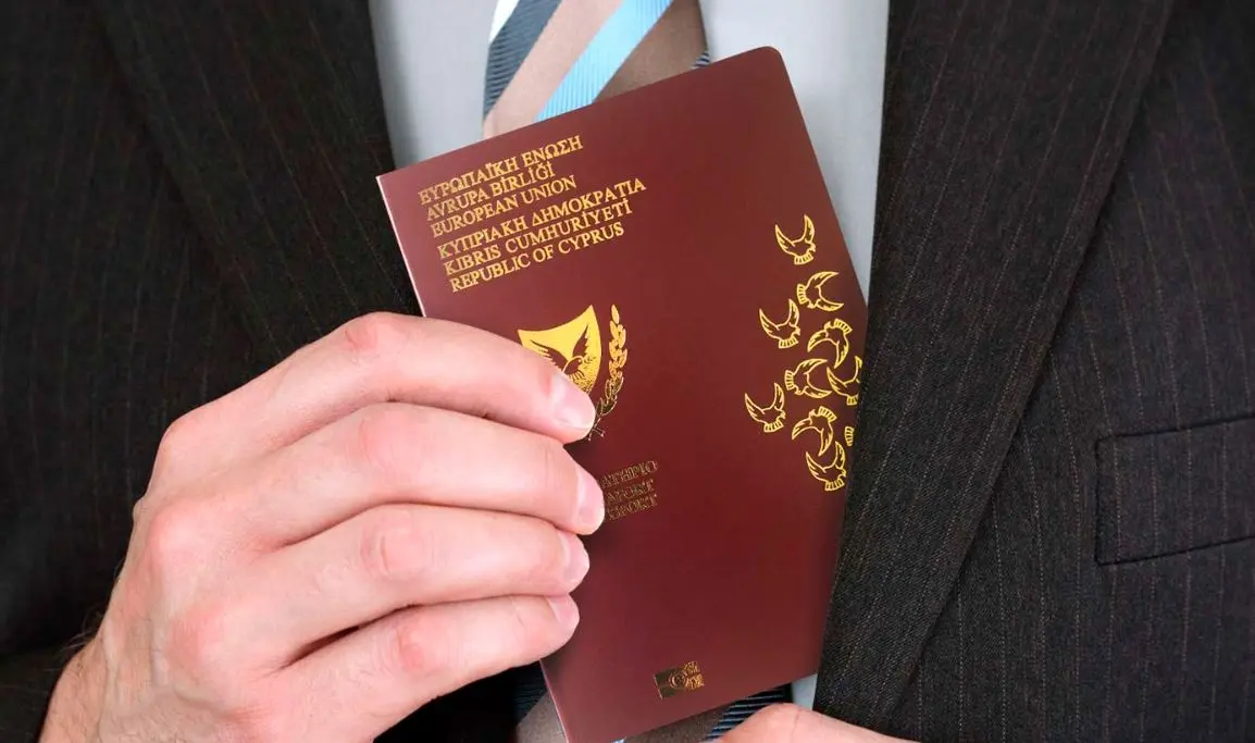 Το Σχέδιο Πολιτογράφησης στο τραπέζι της Τρόικας