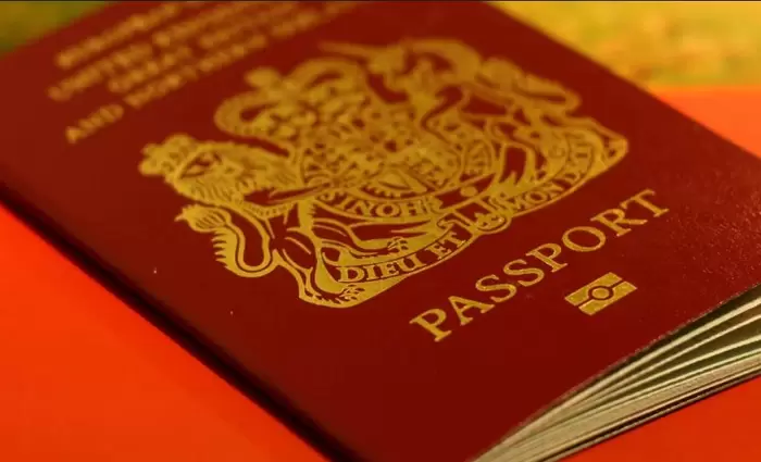 Guardian: Οι Βρετανοί ίσως χρειάζονται βίζα 52 στερλινών για την υπόλοιπη Ευρώπη