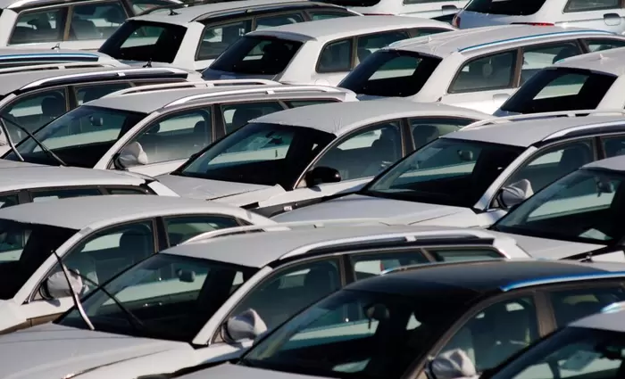 Έριξαν ταχύτητα οι πωλήσεις αυτοκίνητων στην ΕΕ – Λιγότερες πωλήσεις και για ηλεκτρικά