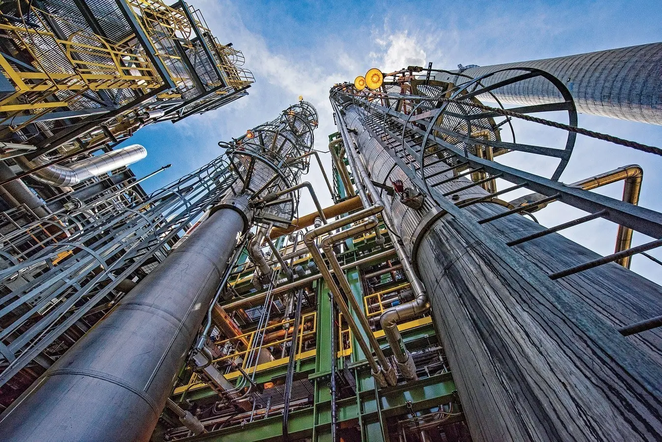 Οι ενεργειακοί γίγαντες της Ευρώπης… δεν έχουν πήλινα πόδια – Εμφάνισαν κέρδη έναντι προσδοκιών για ζημιές