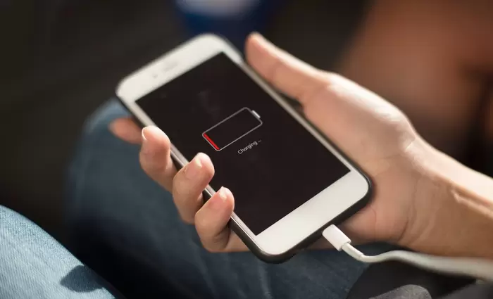 5 tips για να μη μείνετε από μπαταρία