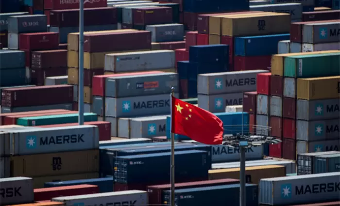Τεράστια βουτιά για τις κινεζικές εξαγωγές