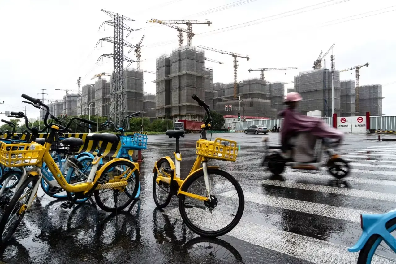 Φρενάρει η ανάπτυξη στην Κίνα – Στο 4,8% το γ’ τρίμηνο