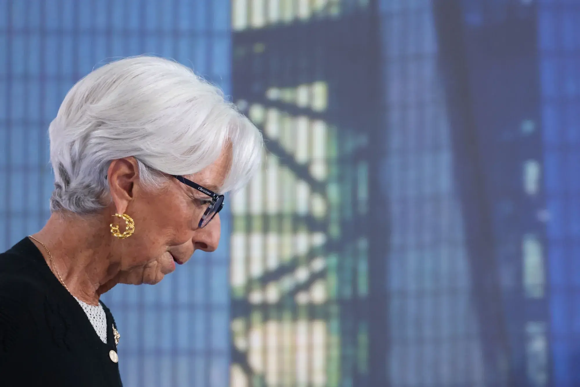 Χωρίς διάθεση για αλλαγές στα επιτόκια η ΕΚΤ – Θα αλλάξει τόνο η Λαγκάρντ;