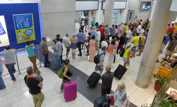 Αφίξεις ρεκόρ: Η Βρετανία συνεχίζει να τροφοδοτεί τον κυπριακό τουρισμό