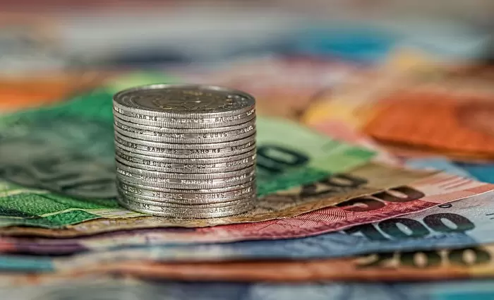 Συστήνουν προσοχή σε ό,τι αφορά τον πιστωτικό κίνδυνο