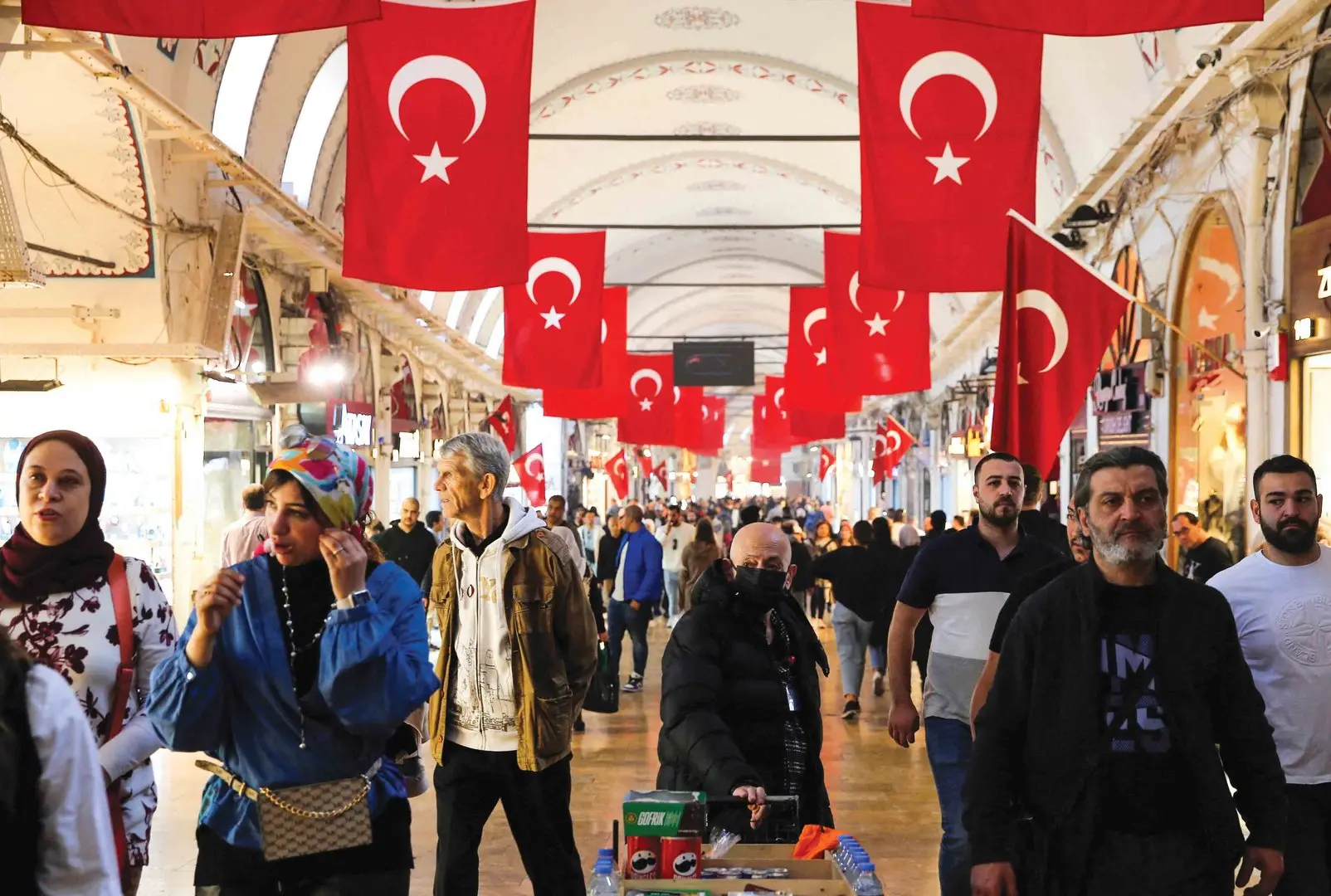 Πλαστά δολάρια και πληθωρισμός μαστίζουν την τουρκική οικονομία
