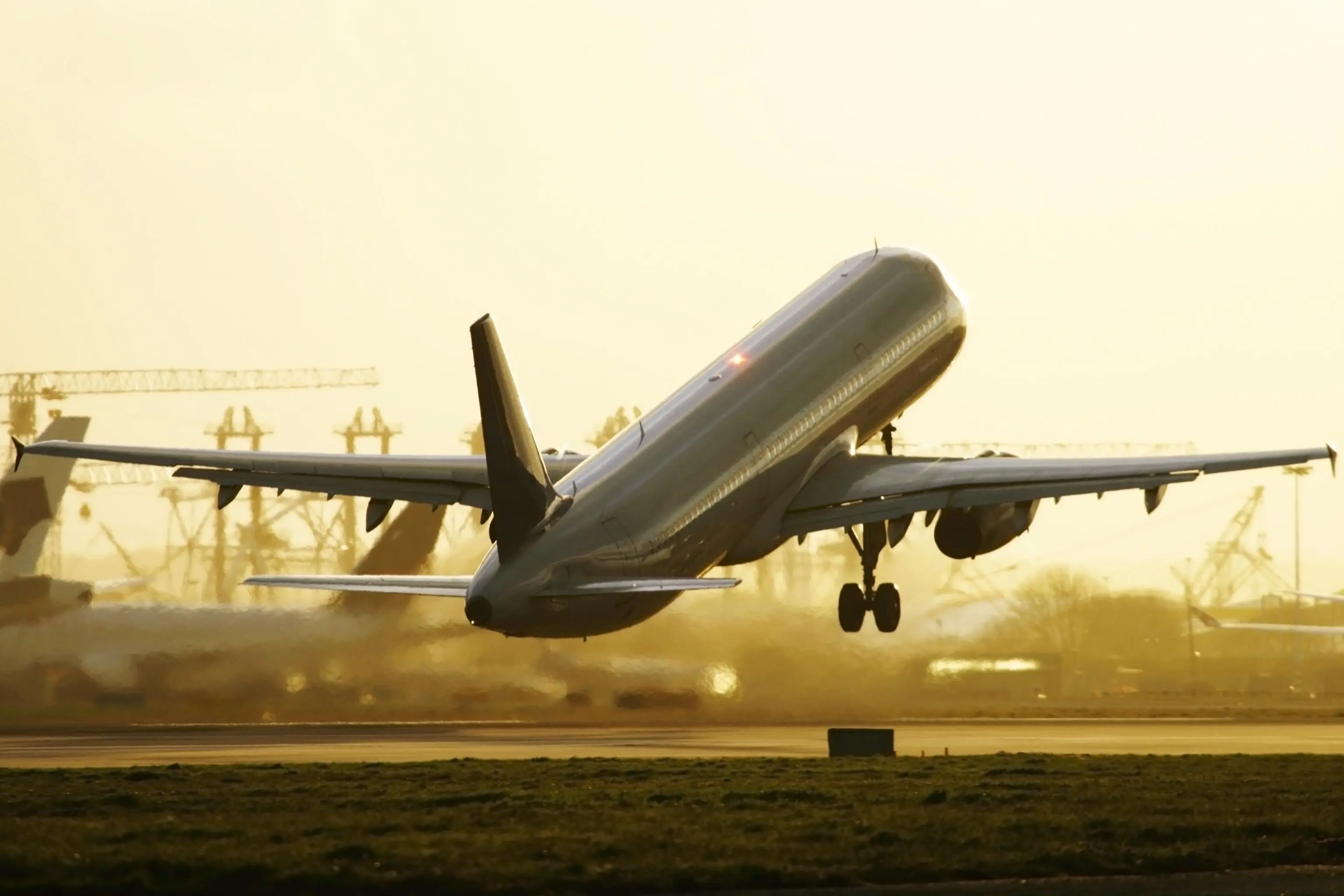 Τι αλλάζει από αύριο για τα ταξίδια από και προς την Κύπρο