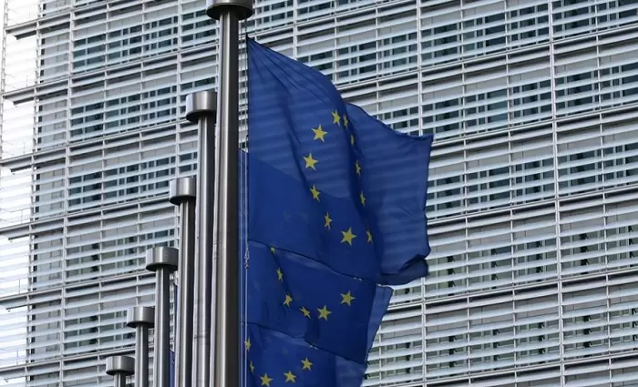 Κομισιόν: Κίτρινη κάρτα στο X για έλλειψη διαφάνειας