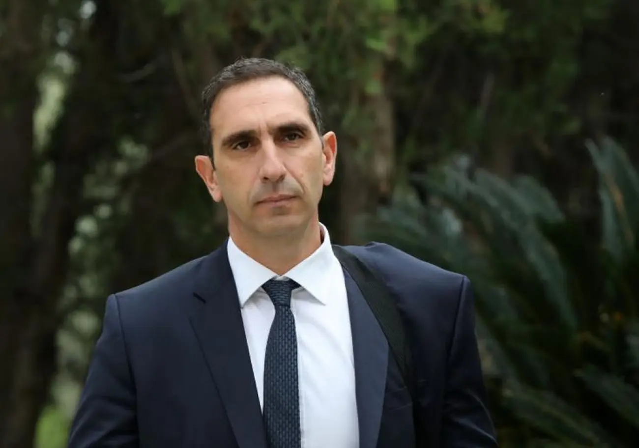 Υπ. Υγείας: Σταδιακά η αποκλιμάκωση των μέτρων