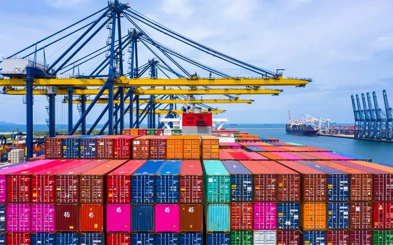 Νέα καταιγίδα χτυπά το εμπόριο – Έρχονται ακριβά Χριστούγεννα