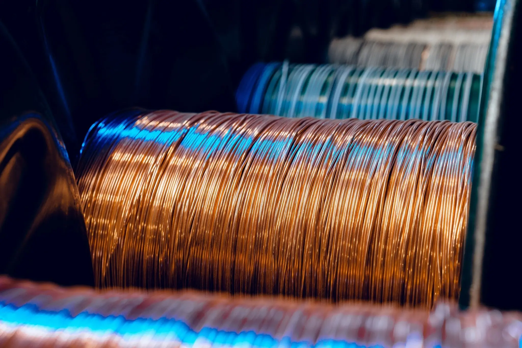 Γιατί ο μεγαλύτερος κατασκευαστής καλωδίων χαλκού επικροτεί τους δασμούς Τραμπ