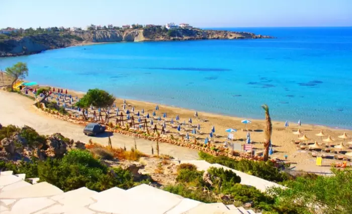 Αυτές είναι οι 16 παραλίες με γαλάζια σημαία στην Πάφο