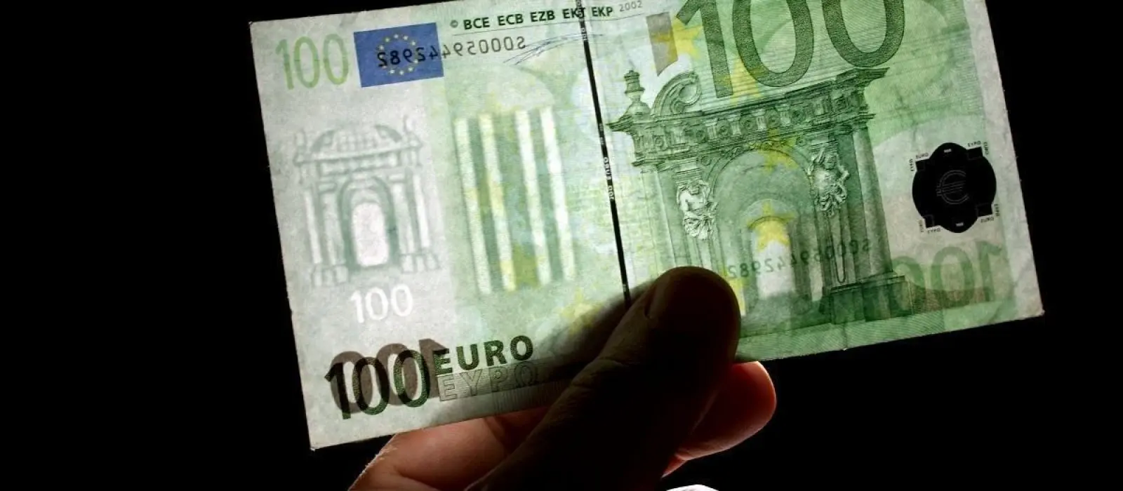 Εντοπίστηκε εργαστήριο παραχάραξης χαρτονομισμάτων στην Αθήνα