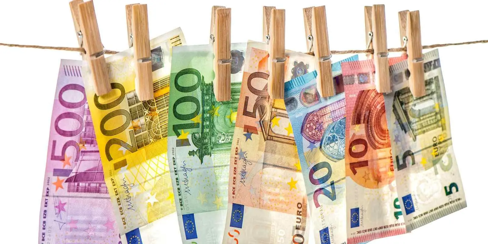 Η Κομισιόν αντιμετωπίζει το ξέπλυμα βρώμικου χρήματος