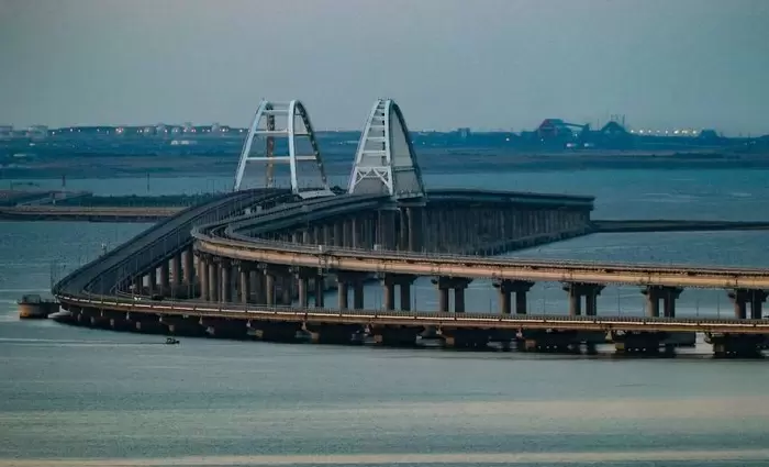 Κατάσταση «έκτακτης ανάγκης» στη γέφυρα της Κριμαίας