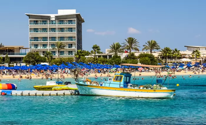 Υφ. Τουρισμού: Ημερίδα στην Αγία Νάπα για εργοδότηση Ουκρανών προσφύγων