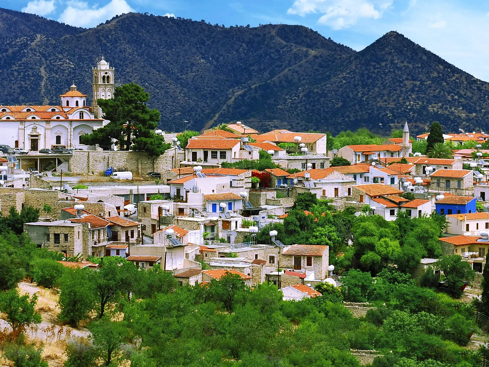 Επεκτείνεται το σχέδιο επιχορήγησης των διακοπών