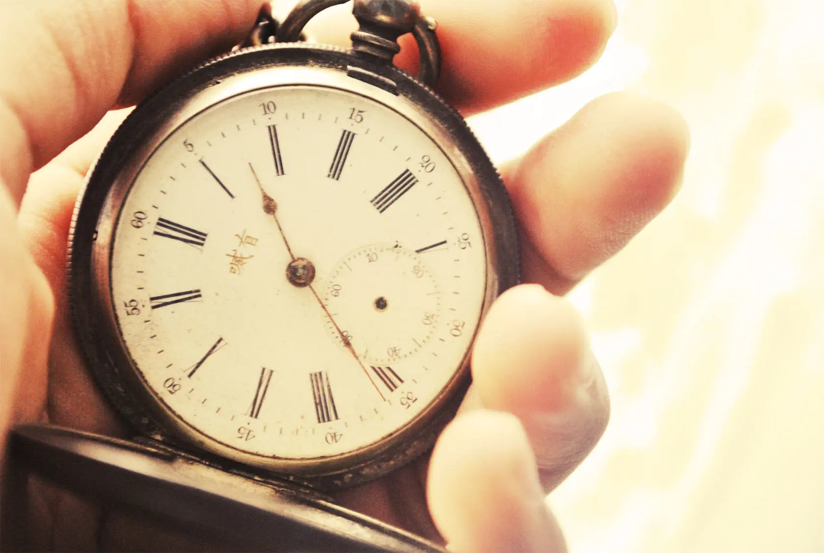 Αύριο Κυριακή ρυθμίζουμε τα ρολόγια μας μία ώρα μπροστά