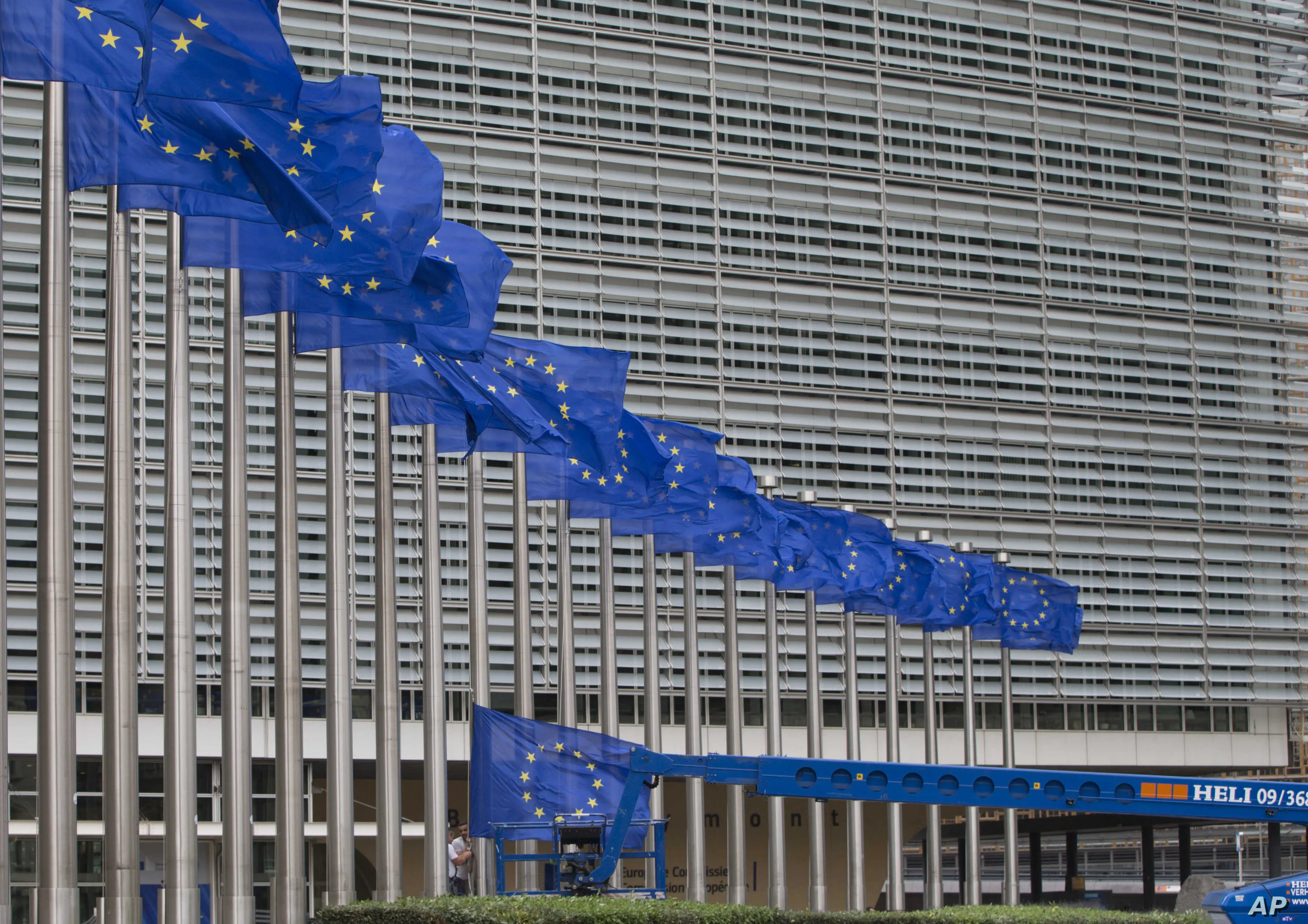 Ενίσχυση κρατικών ενισχύσεων σε μικρότερες επιχειρήσεις προτείνει η Κομισιόν
