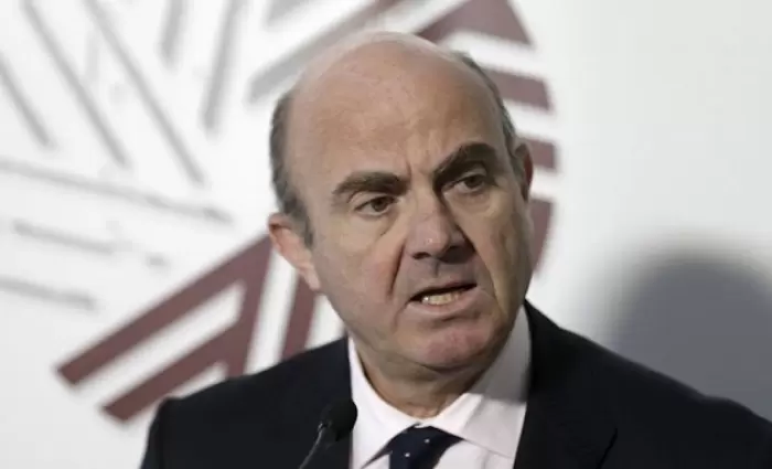 Λουίς ντε Γκίντος (ΕΚΤ): Οι παράγοντες που θα κρίνουν την πορεία των επιτοκίων