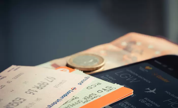 Ακριβαίνουν κι άλλο τα αεροπορικά εισιτήρια (vid)