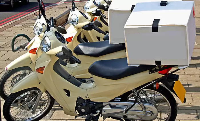 Προσπάθεια συντεχνιών για συλλογικές συμβάσεις στους ντελιβεράδες