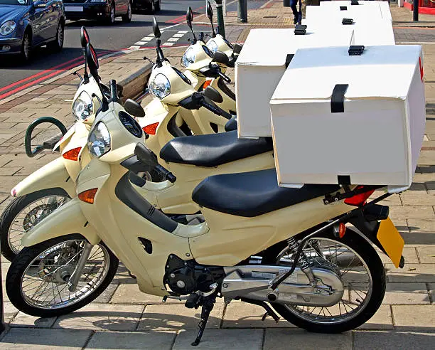 Προσπάθεια συντεχνιών για συλλογικές συμβάσεις στους ντελιβεράδες