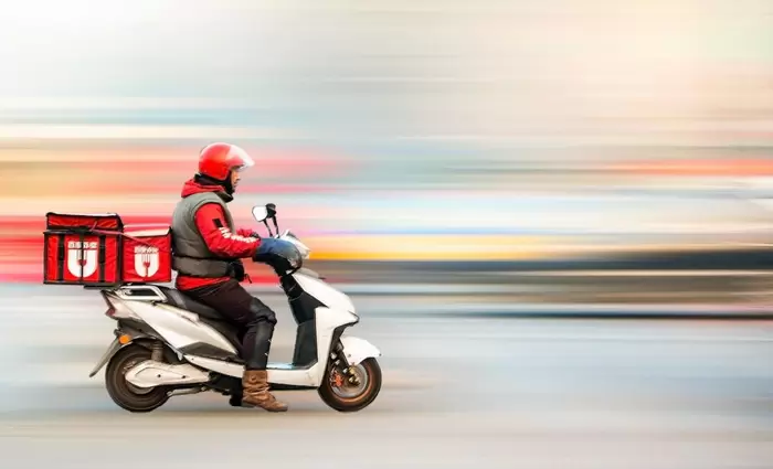 Νέα ευρωπαϊκή οδηγία προστατεύει τους ντελιβεράδες 