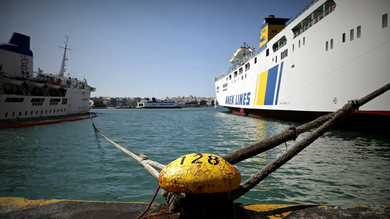 Δεμένα λόγω κακοκαιρίας πολλά πλοία στην Ελλάδα