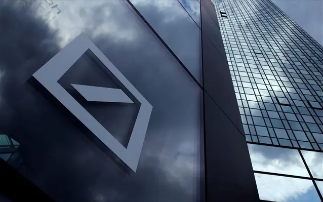 Στο στόχαστρο του Τραμπ και της FED η Deutsche Bank