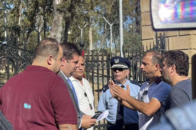 Διαμαρτυρία χονδρέμπορων έξω από το Προεδρικό (vid)