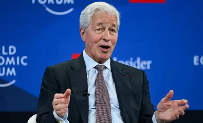 Καταστροφή το σχέδιο Τραμπ για τις πιστωτικές κάρτες, λέει ο Ντίμον