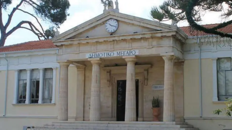 Συνεχίζεται η απεργία των εργαζομένων στον Δήμο Πάφου