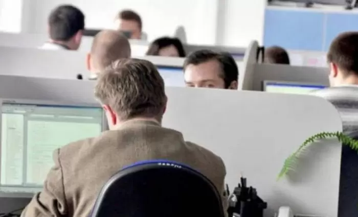 Πονοκέφαλος για το Δημόσιο: Εκατοντάδες κενές θέσεις, γιατί δεν καλύπτονται;