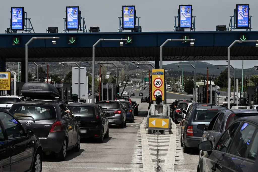 Θέλουν να βάλουν διόδια στον αυτοκινητόδρομο και στις πόλεις