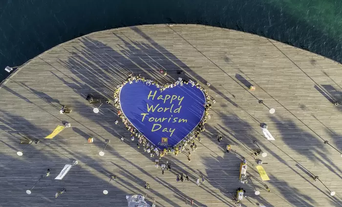 Zεστό μήνυμα αγάπης και φιλοξενίας από την Κύπρο