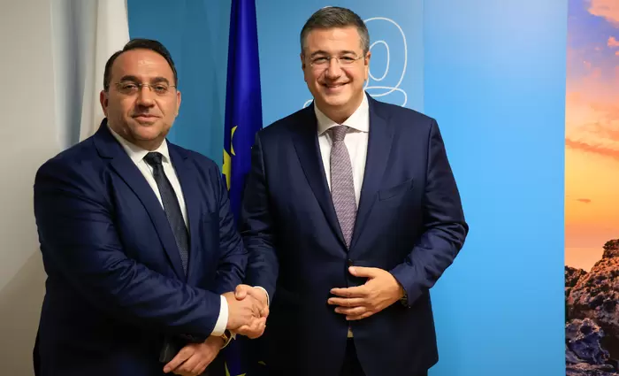 Συνάντηση Κ. Κουμή με τον Ευρωπαίο Επίτροπο Τζιτζικώστα για τη νέα Ευρωπαϊκή Στρατηγική Τουρισμού