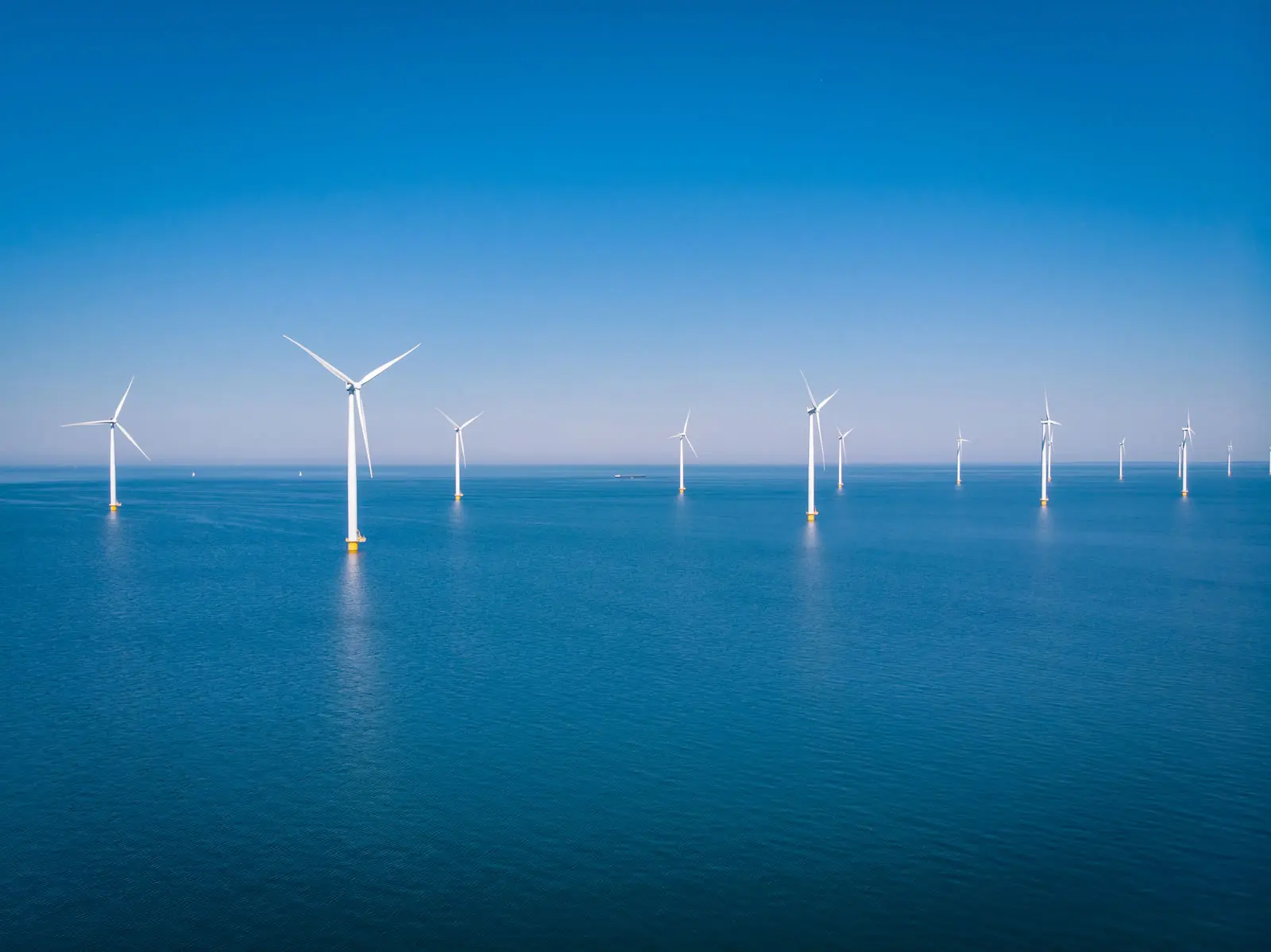 Στην πρίζα το μεγαλύτερο offshore αιολικό πάρκο στον κόσμο (χάρτης)