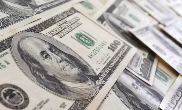 Δολάριο: Το μεγάλο σορτάρισμα γυρίζει «μπούμερανγκ» στους επενδυτές
