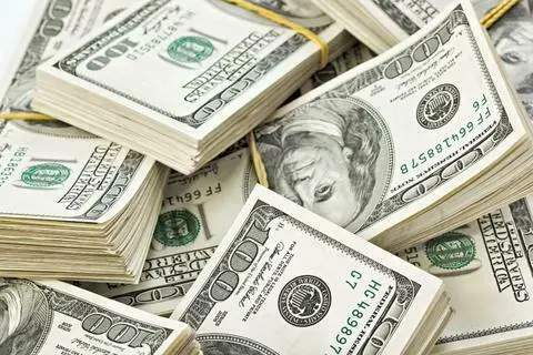 Άνοδος δολαρίου εν αναμονή καθυστέρησης μείωσης επιτοκίων από τη Fed