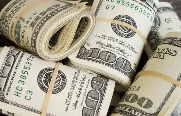 Forbes: Πώς οι ΗΠΑ ενδέχεται να οδηγηθούν στην επιβολή ενός «φόρου πληθωρισμού»