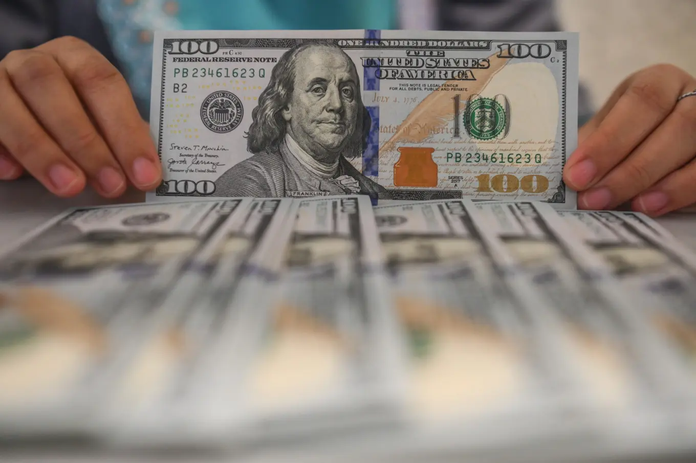 Οι αγορές γυρίζουν την πλάτη στο δολάριο