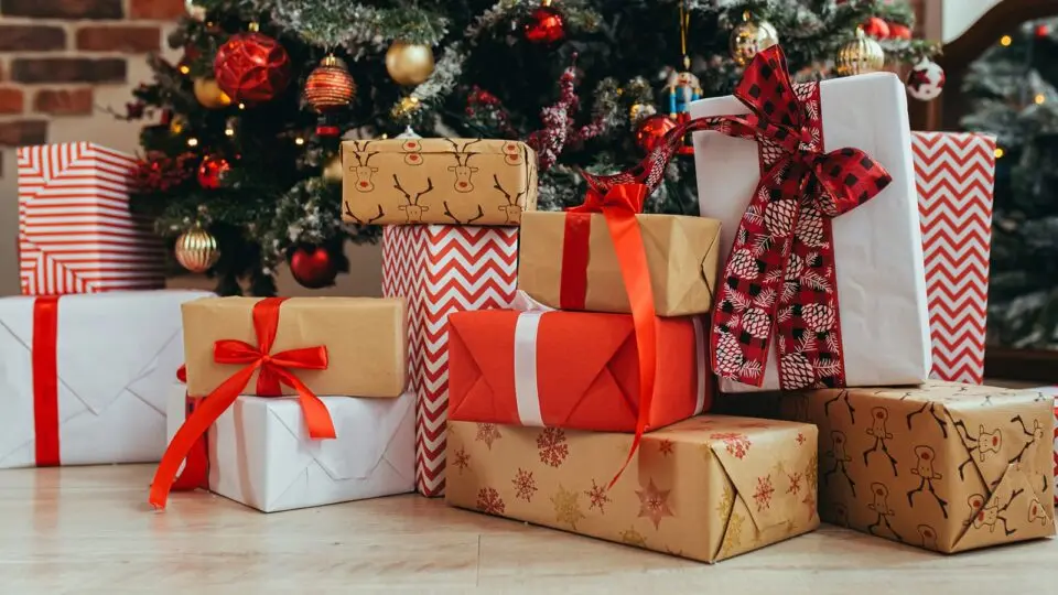 Ολοένα και περισσότεροι Γάλλοι «βγάζουν στο σφυρί» τα χριστουγεννιάτικα τους δώρα