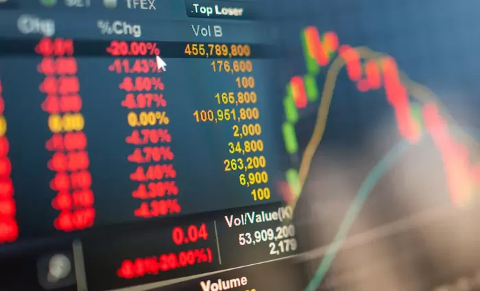 Γονατισμένα τα χρηματιστήρια Κύπρου και Ελλάδα