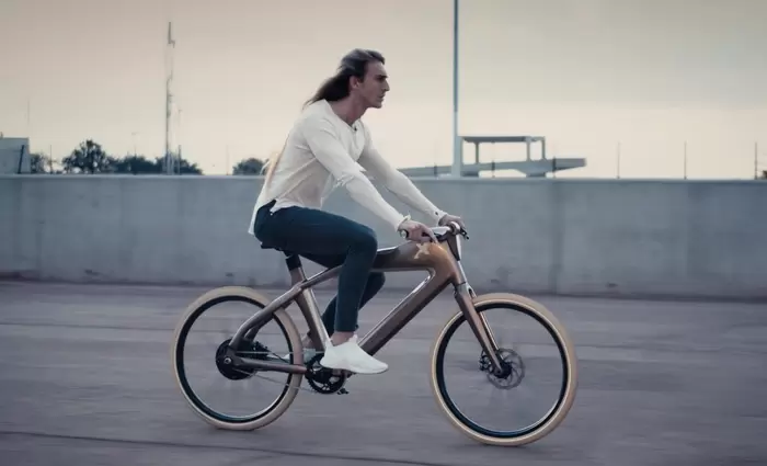 Αυτό το ποδήλατο αναγνωρίζει το πρόσωπο όσων το καβαλούν (pic)