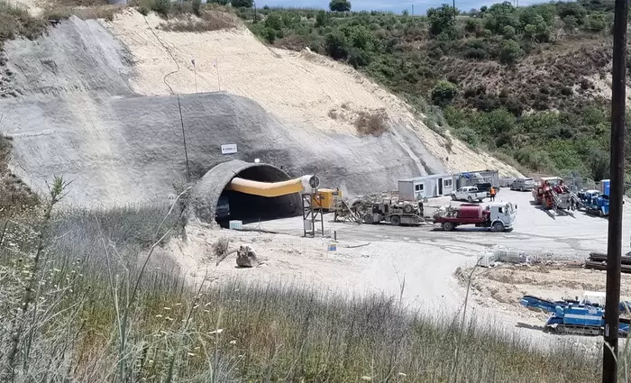 Ανοίγει εκ νέου ο δρόμος για το δρόμο Πάφου – Πόλης – «Ξεπαγώνει» ο διαγωνισμός