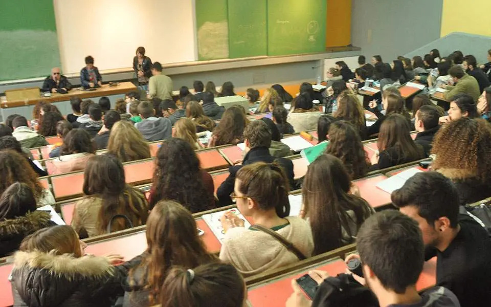 Άρχισε να καταβάλλεται το έκτακτο φοιτητικό επίδομα